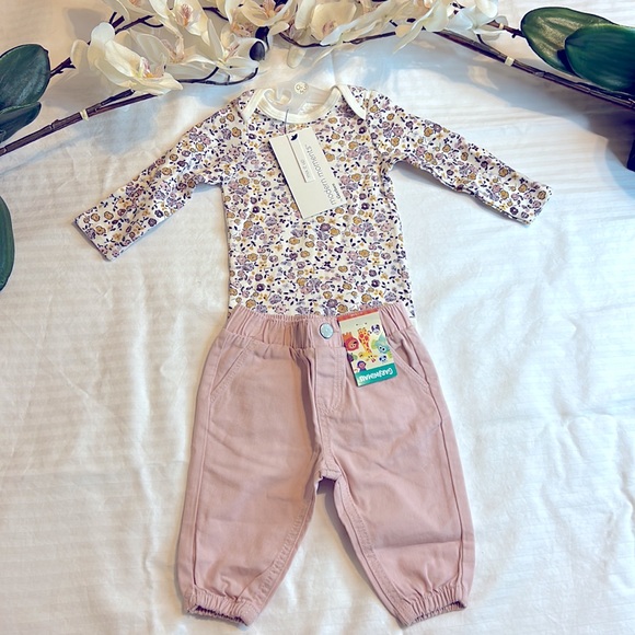 0-3 Months bundled clothing (4pcs) - Picture 6 of 9